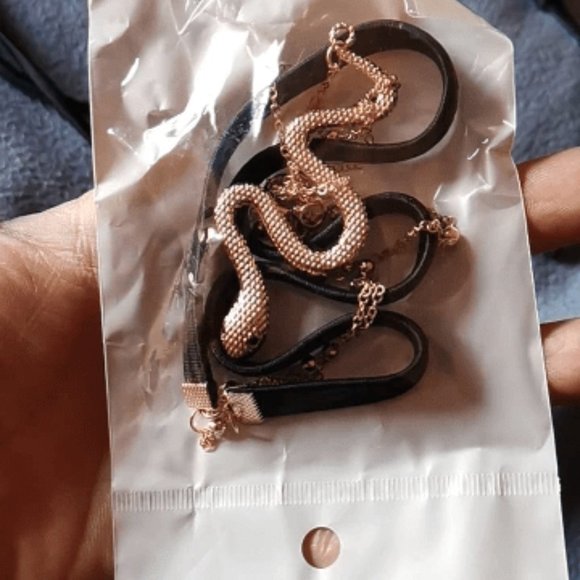 Gorgeous New Snake Thigh Chain - Picture 7 of 8